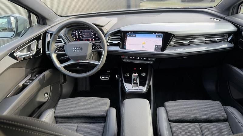 Occasion Audi Q4 e-tron S-Line 210 kW (286 PK) 2025 Grijs SUV