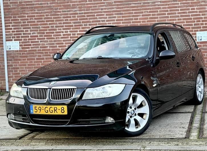 Zwart Occasion 2008 BMW 325 Executive Stationwagen | € 5.950 (Super prijs) - Afbeelding 1/4