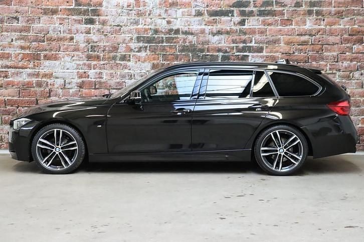 Occasion BMW 320 Executive 184 PK (135 kW) 2018 Zwart (metallic) Stationwagen