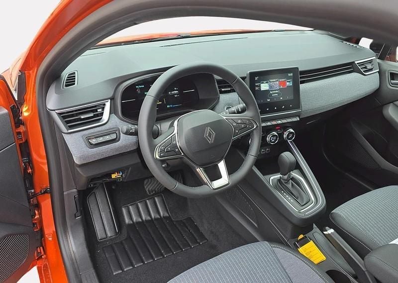 Nieuw Renault Clio V Techno 145 PK (106 kW) 2025 Oranje Hatchback