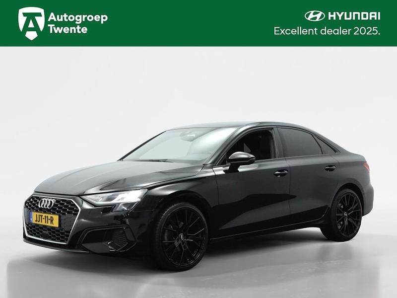 Zwart Occasion 2022 Audi A3 Business Sedan | € 25.950 (Goede deal) - Afbeelding 1/4