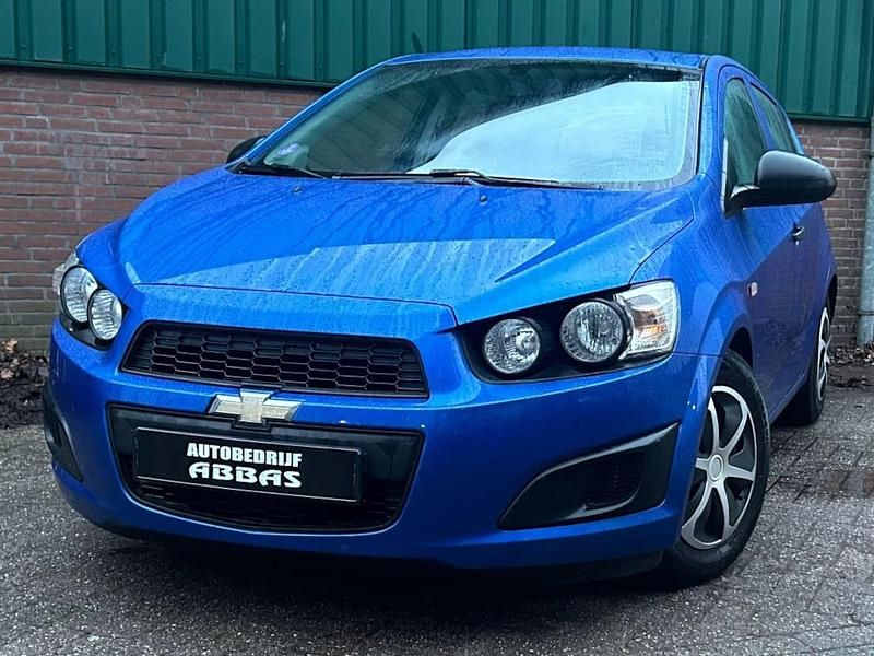 Blauw (metallic) Occasion 2012 Chevrolet Aveo LS Hatchback | € 3.250 (Eerlijke prijs) - Afbeelding 1/4