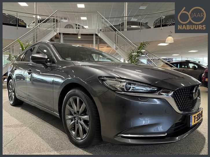 Grijs Gebruikt 2023 Mazda 6 Center-Line Stationwagen | € 28.900 (Goede deal) - Afbeelding 1/4