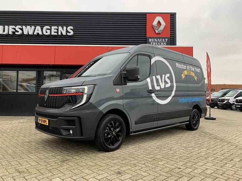 Grijs Gebruikt 2024 Renault Master | € 31.950 - Afbeelding 1/4