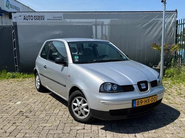 Grijs Gebruikt 2002 Seat Arosa Stella Hatchback | € 1.999 (Duur) - Afbeelding 1/4