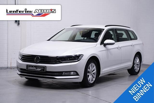 Oryx white pearl Gebruikt 2018 VW Passat Comfortline Stationwagen | € 14.800 (Eerlijke prijs) - Afbeelding 1/4