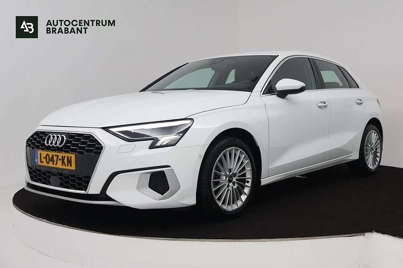 Wit Gebruikt 2021 Audi A3 Sportback e-tron Business Sedan | € 23.945 (Goede deal) - Afbeelding 1/4