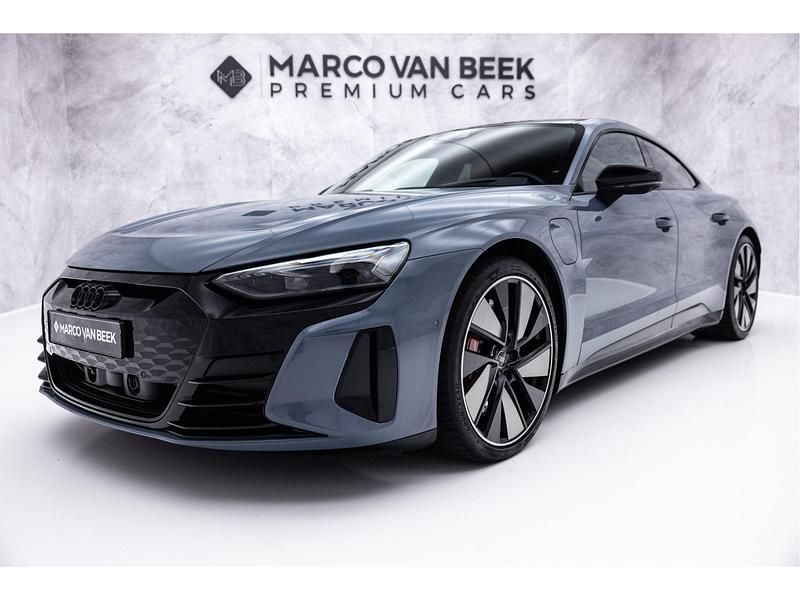 X7f kemora grijs metallic Occasion 2022 Audi e-tron GT quattro Exclusive Sedan | € 71.450 (Eerlijke prijs) - Afbeelding 1/3