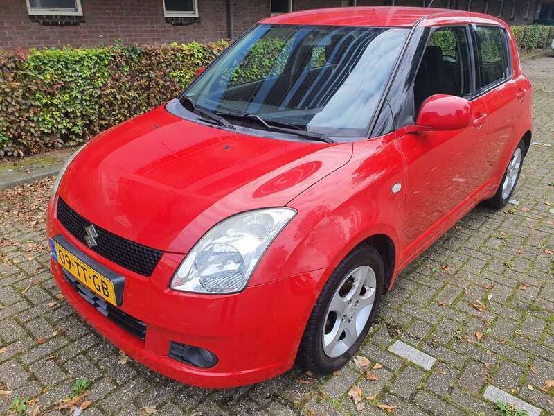 Rood Gebruikt 2007 Suzuki Swift Hatchback | € 3.499 (Eerlijke prijs) - Afbeelding 1/4