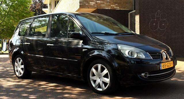 Zwart Gebruikt 2008 Renault Grand Scénic II MPV | € 2.950 (Iets duurder) - Afbeelding 1/4
