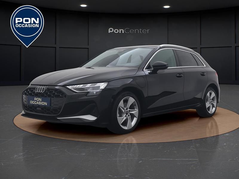 Zwart Occasion 2025 Audi A3 Sportback Advanced Hatchback | € 37.450 (Iets duurder) - Afbeelding 1/3