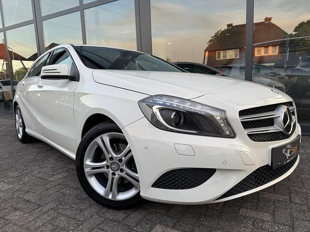 Wit Gebruikt 2014 Mercedes A180 Ambition Hatchback | € 13.450 (Eerlijke prijs) - Afbeelding 1/4