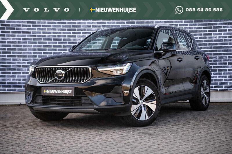 Zwart Gebruikt 2022 Volvo XC40 Core SUV | € 29.399 (Super prijs) - Afbeelding 1/4