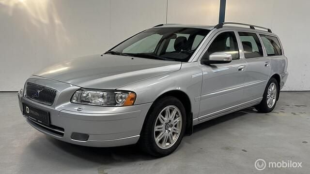Grijs Gebruikt 2007 Volvo V70 Standard Stationwagen | € 12.945 - Afbeelding 1/4