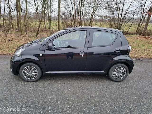 Occasion Toyota Aygo 68 PK (50 kW) 2012 Zwart Hatchback