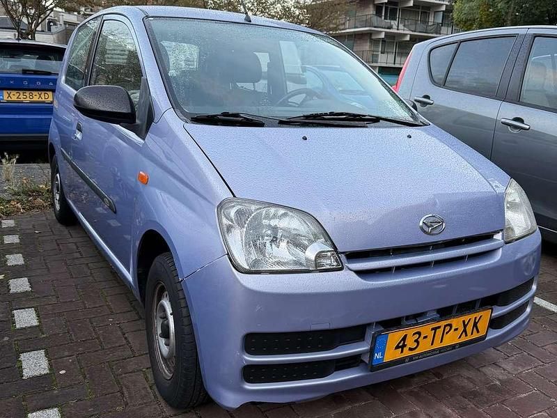 Paars Gebruikt 2007 Daihatsu Cuore Hatchback | € 850 (Goede deal) - Afbeelding 1/4