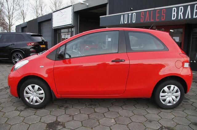 Occasion Toyota Yaris Cool 69 PK (50 kW) 2010 Rood Hatchback