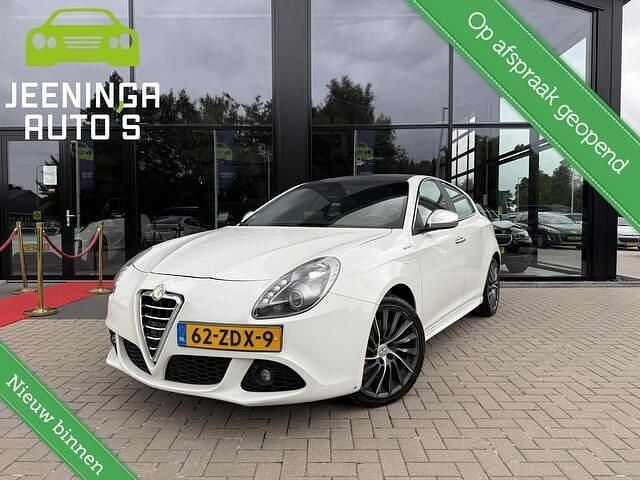Wit Gebruikt 2012 Alfa Romeo Giulietta Progression Hatchback | € 2.250 (Eerlijke prijs) - Afbeelding 1/4