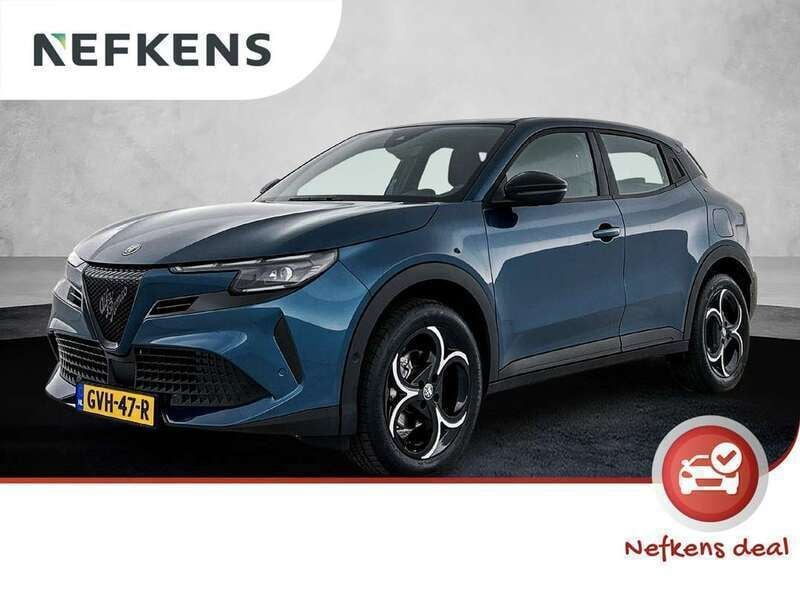 Blauw Gebruikt 2024 Alfa Romeo Junior SUV | € 32.925 (Eerlijke prijs) - Afbeelding 1/3