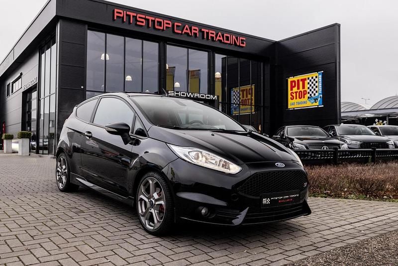 Zwart Occasion 2014 Ford Fiesta ST Hatchback | € 13.750 (Duur) - Afbeelding 1/3