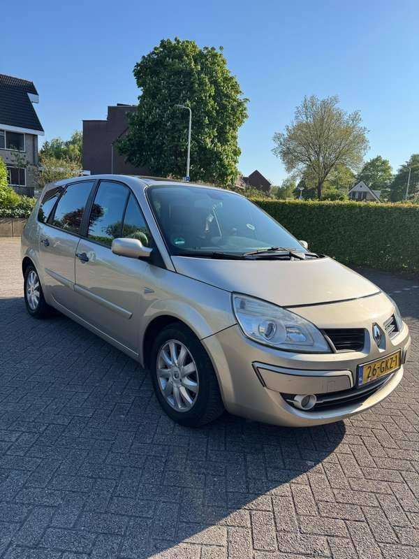 Beige Gebruikt 2008 Renault Scénic II MPV | € 2.750 (Duur) - Afbeelding 1/4