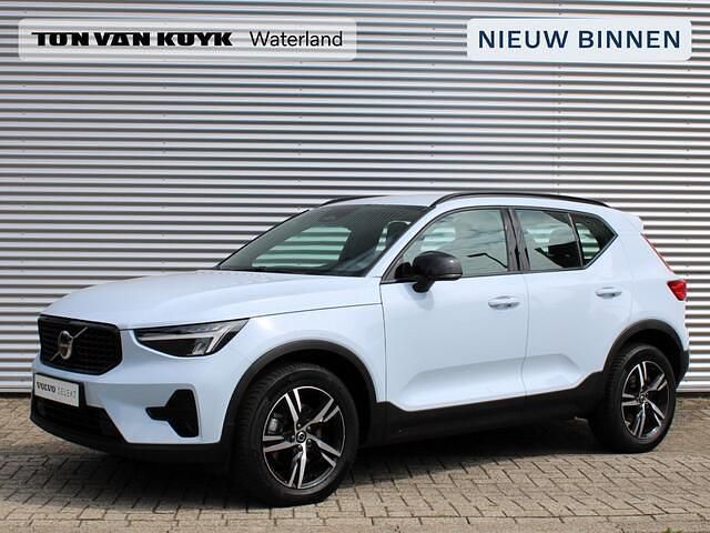 Blauw Gebruikt 2025 Volvo XC40 Plus SUV | € 49.950 (Iets duurder) - Afbeelding 1/4