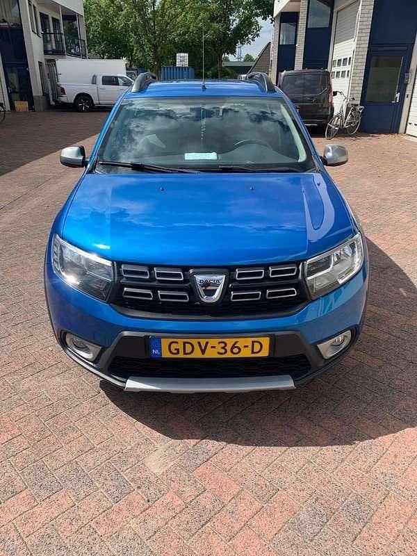 Blauw Gebruikt 2017 Dacia Sandero Stepway Hatchback | € 7.500 (Goede deal) - Afbeelding 1/4