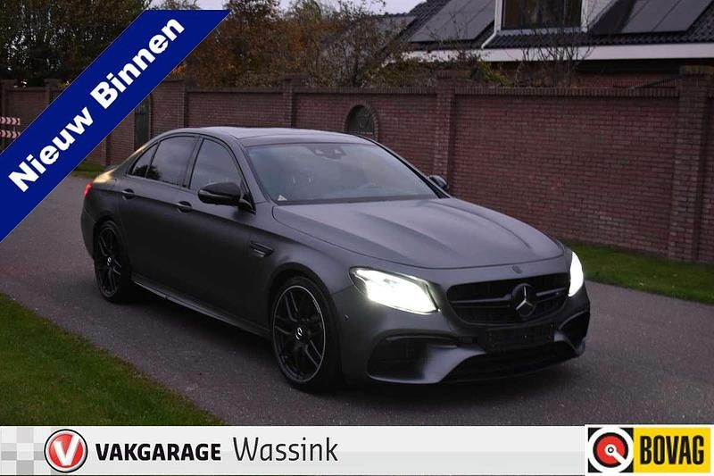 Grijs Gebruikt 2017 Mercedes E63 AMG AMG Sedan | € 71.135 (Eerlijke prijs) - Afbeelding 1/4