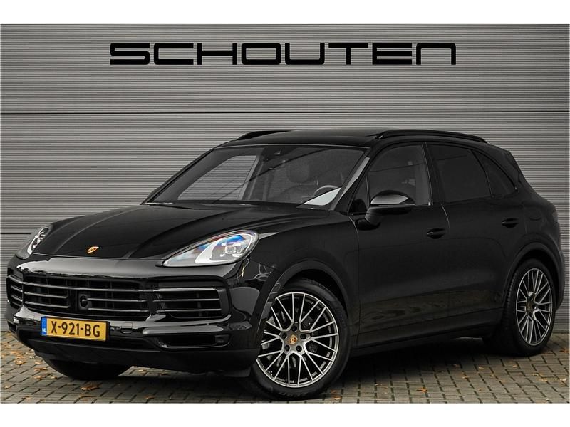 Zwart Gebruikt 2023 Porsche Cayenne Platinum Edition SUV | € 84.900 (Super prijs) - Afbeelding 1/3