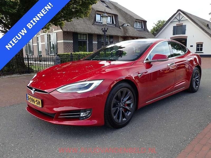 Rood Gebruikt 2019 Tesla Model S Performance Sedan | € 39.900 (Goede deal) - Afbeelding 1/4