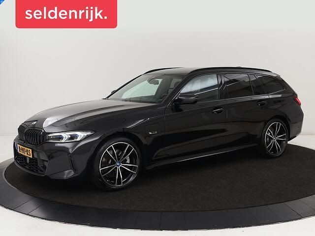 Zwart Gebruikt 2022 BMW 320 M Sport Stationwagen | € 32.900 (Iets duurder) - Afbeelding 1/4