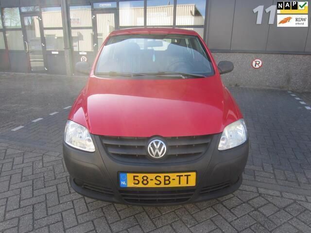 Rood Gebruikt 2005 VW Fox Trendline Hatchback | € 995 (Eerlijke prijs) - Afbeelding 1/4