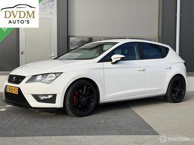 Wit Occasion 2014 Seat Leon FR Hatchback | € 8.450 (Eerlijke prijs) - Afbeelding 1/4