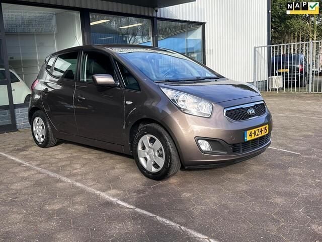 Bruin Gebruikt 2013 Kia Venga 2 Hatchback | € 5.250 (Goede deal) - Afbeelding 1/4