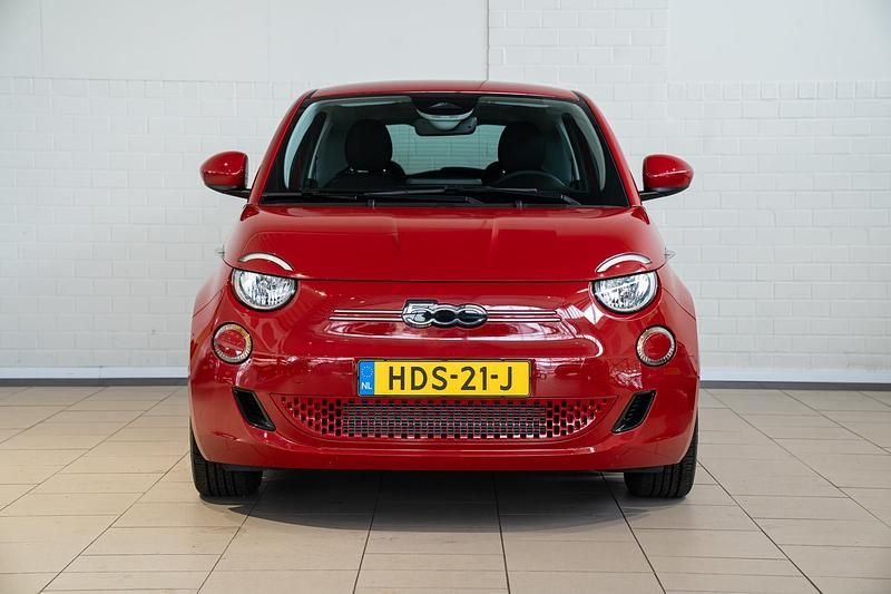 Occasion Fiat 500e Urban 86 kW (118 PK) 2025 Rood Hatchback