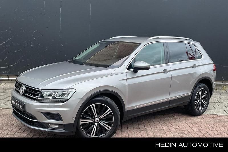 Grijs Gebruikt 2020 VW Tiguan R-line SUV | € 28.995 (Goede deal) - Afbeelding 1/4