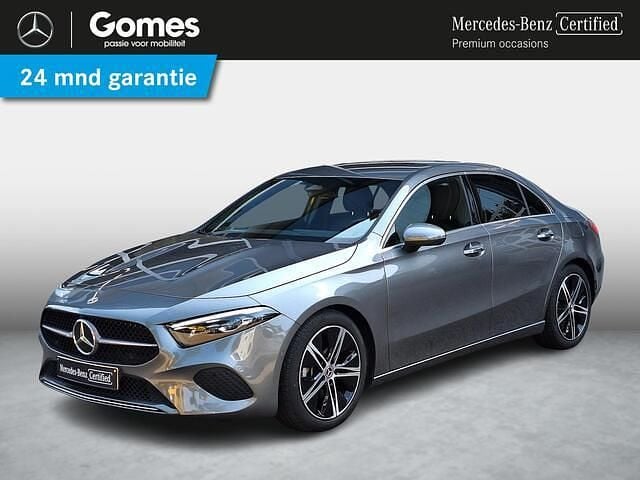 Grijs Gebruikt 2024 Mercedes A180 Luxury Sedan | € 35.950 (Iets duurder) - Afbeelding 1/4