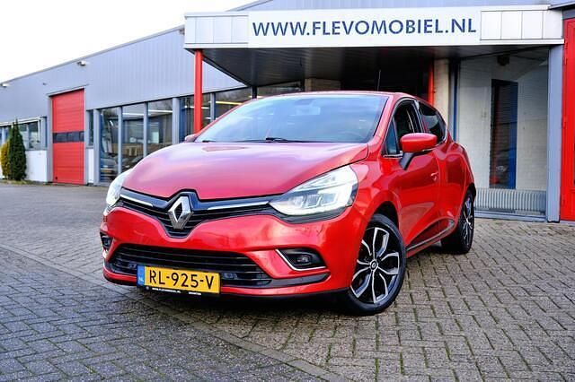 Rood Occasion 2018 Renault Clio IV Intens Hatchback | € 9.250 (Eerlijke prijs) - Afbeelding 1/4