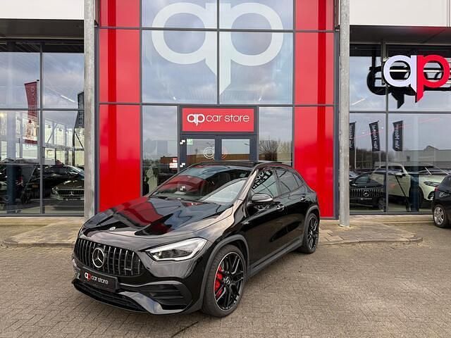 Zwart (metallic) Occasion 2021 Mercedes GLA45 AMG AMG SUV | € 64.999 - Afbeelding 1/4