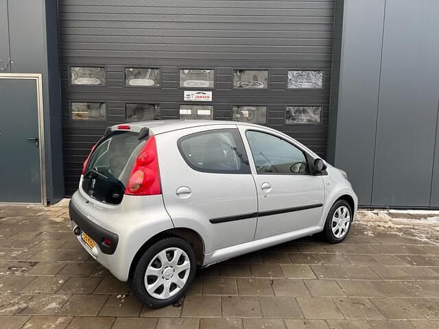 Occasion Peugeot 107 68 PK (50 kW) 2011 Grijs Hatchback