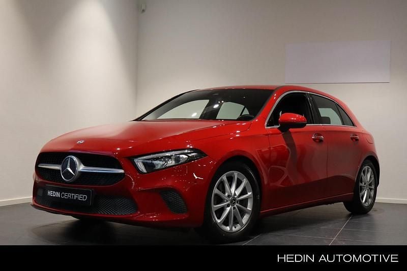 Rood Gebruikt 2019 Mercedes A200 Business Hatchback | € 24.450 (Eerlijke prijs) - Afbeelding 1/3