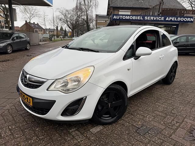 Wit Occasion 2011 Opel Corsa Edition Hatchback | € 4.250 (Eerlijke prijs) - Afbeelding 1/4