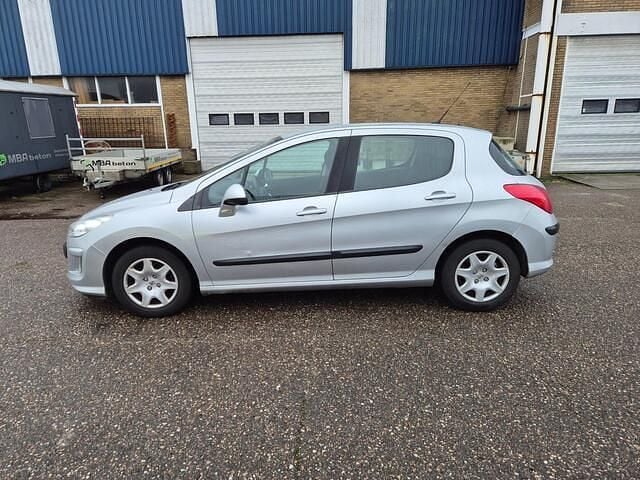 Grijs (metallic) Occasion 2009 Peugeot 308 Hatchback | € 1.850 (Goede deal) - Afbeelding 1/4