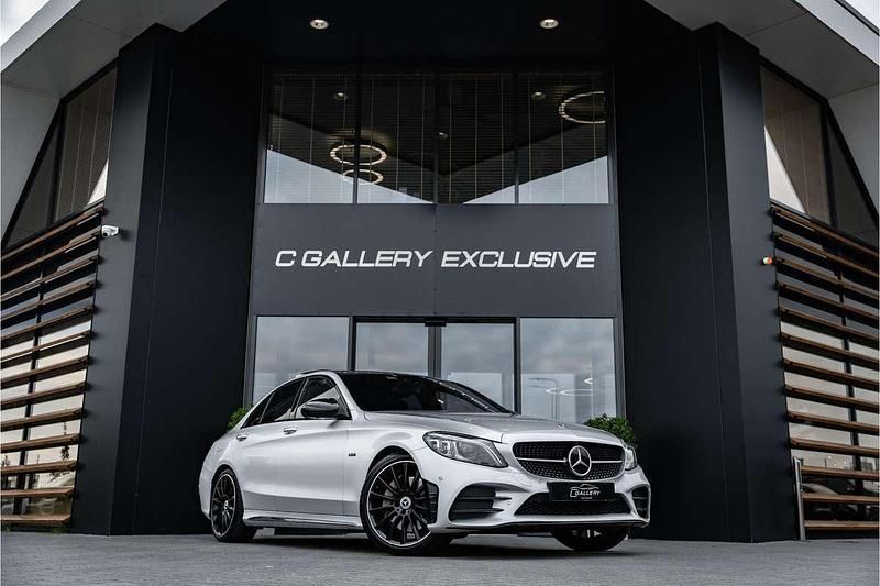Grijs, metallic lak Gebruikt 2021 Mercedes 300 Premium Plus Sedan | € 37.495 (Eerlijke prijs) - Afbeelding 1/4