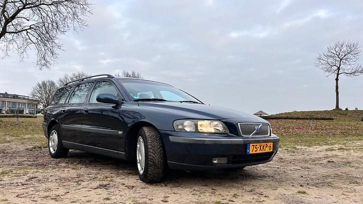 Occasion 2002 Volvo V70 Stationwagen | € 2.500 (Eerlijke prijs) - Afbeelding 1/4