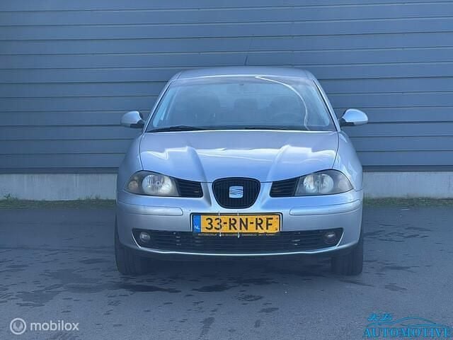 Grijs Occasion 2005 Seat Ibiza Reference Hatchback | € 1.095 (Eerlijke prijs) - Afbeelding 1/4