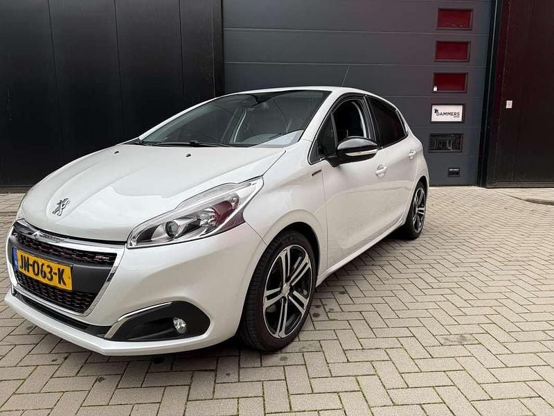 Wit Gebruikt 2016 Peugeot 208 GT-line Hatchback | € 8.250 (Eerlijke prijs) - Afbeelding 1/4