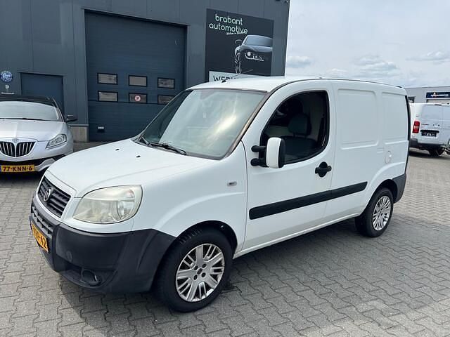 Wit Gebruikt 2009 Fiat Doblò MPV | € 3.499 (Eerlijke prijs) - Afbeelding 1/4