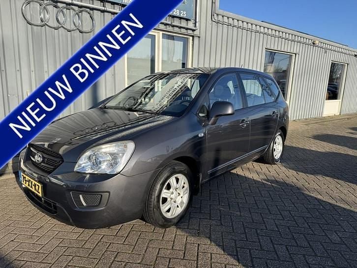 Grijs Occasion 2007 Kia Carens MPV | € 2.750 (Eerlijke prijs) - Afbeelding 1/4