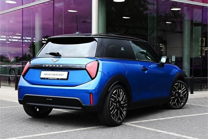 Occasion Mini Cooper Favoured 114 kW (156 PK) 2025 Hatchback